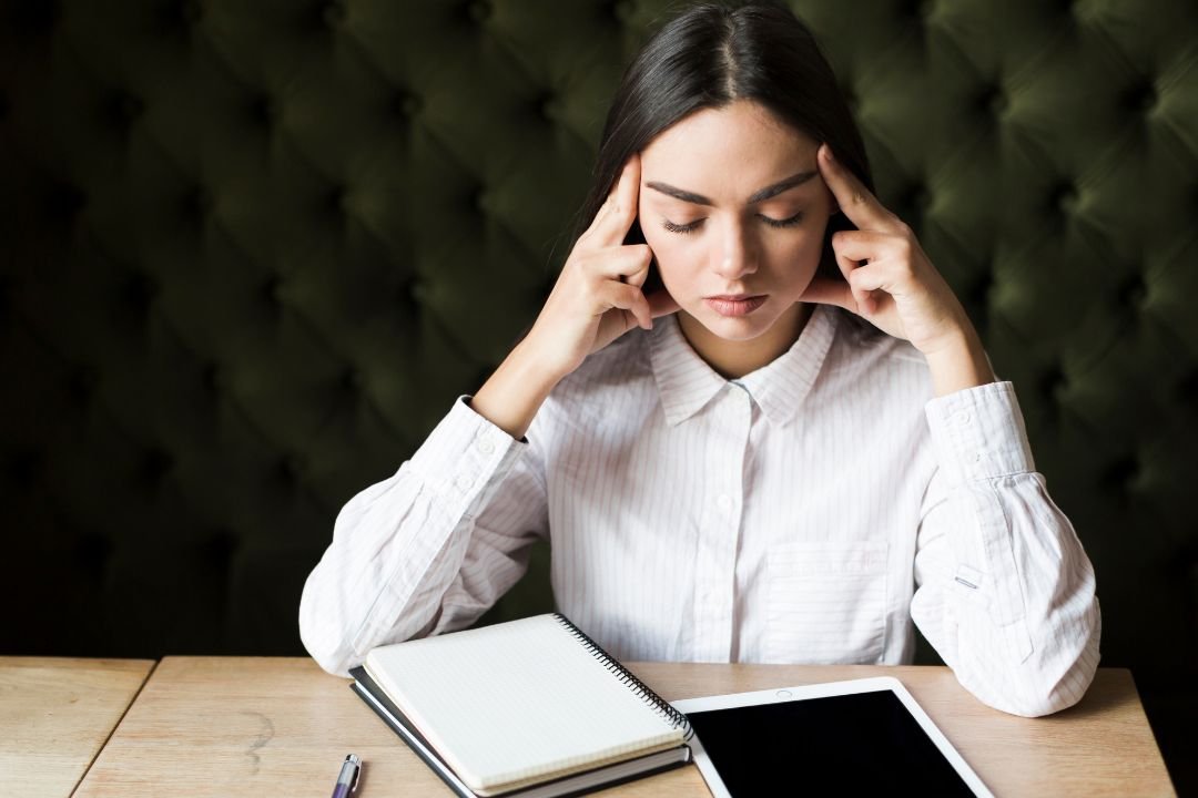 anxiety-cause-overthinking-in-women